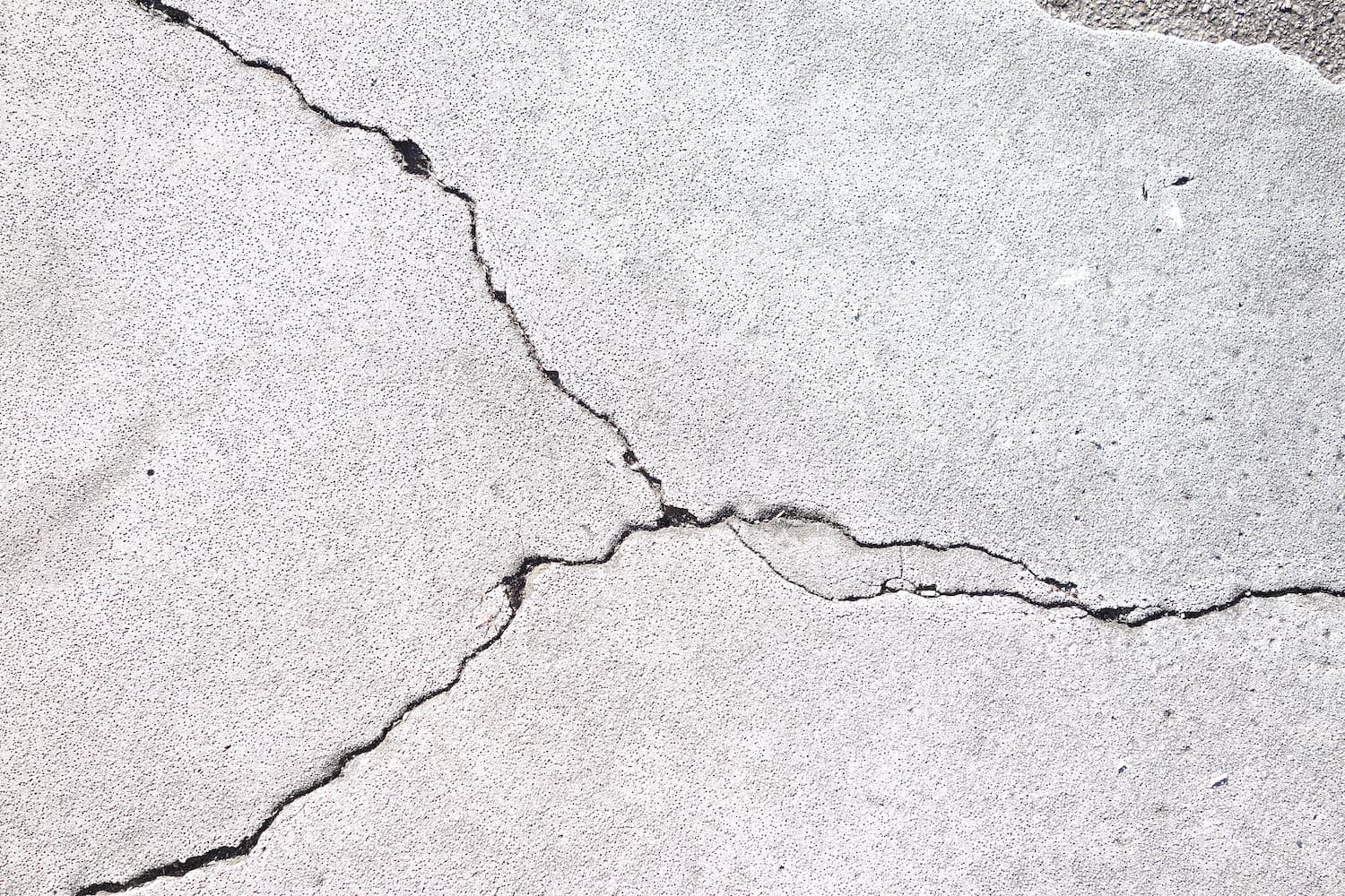 foundation maintenance crack